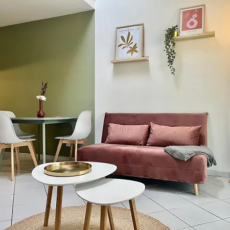 Appartamento Alencon Maison Avec Terrasse Et Parking